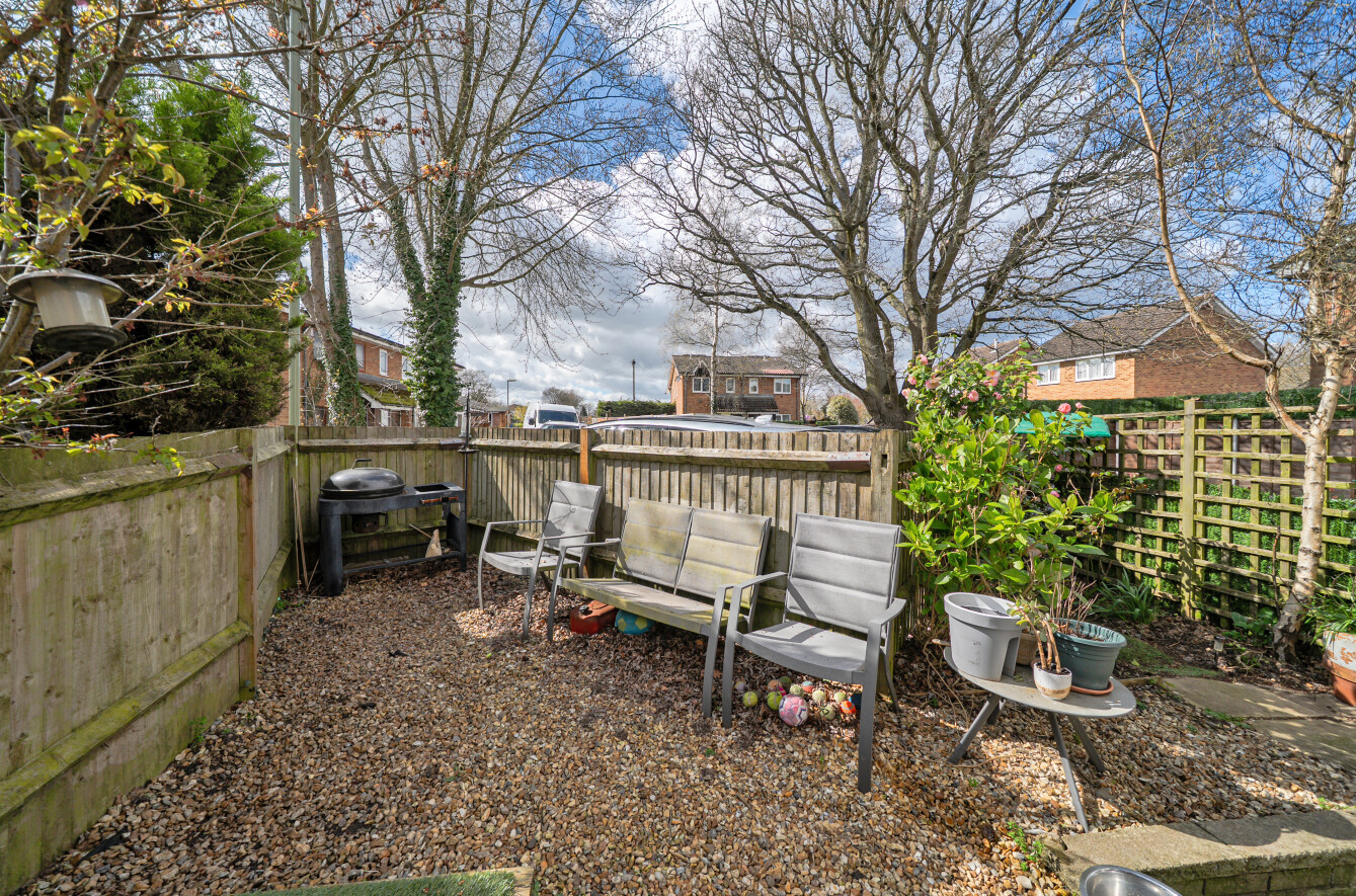 Chiltern Avenue, Farnborough, Rushmoor, Fleet, GU14 - Charters