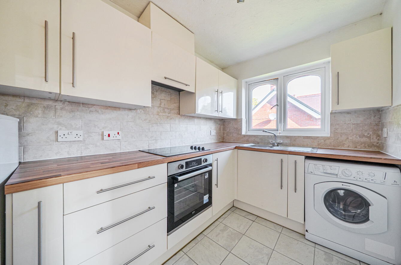 Minley Grove, Minley Road, Fleet, Hart, GU51