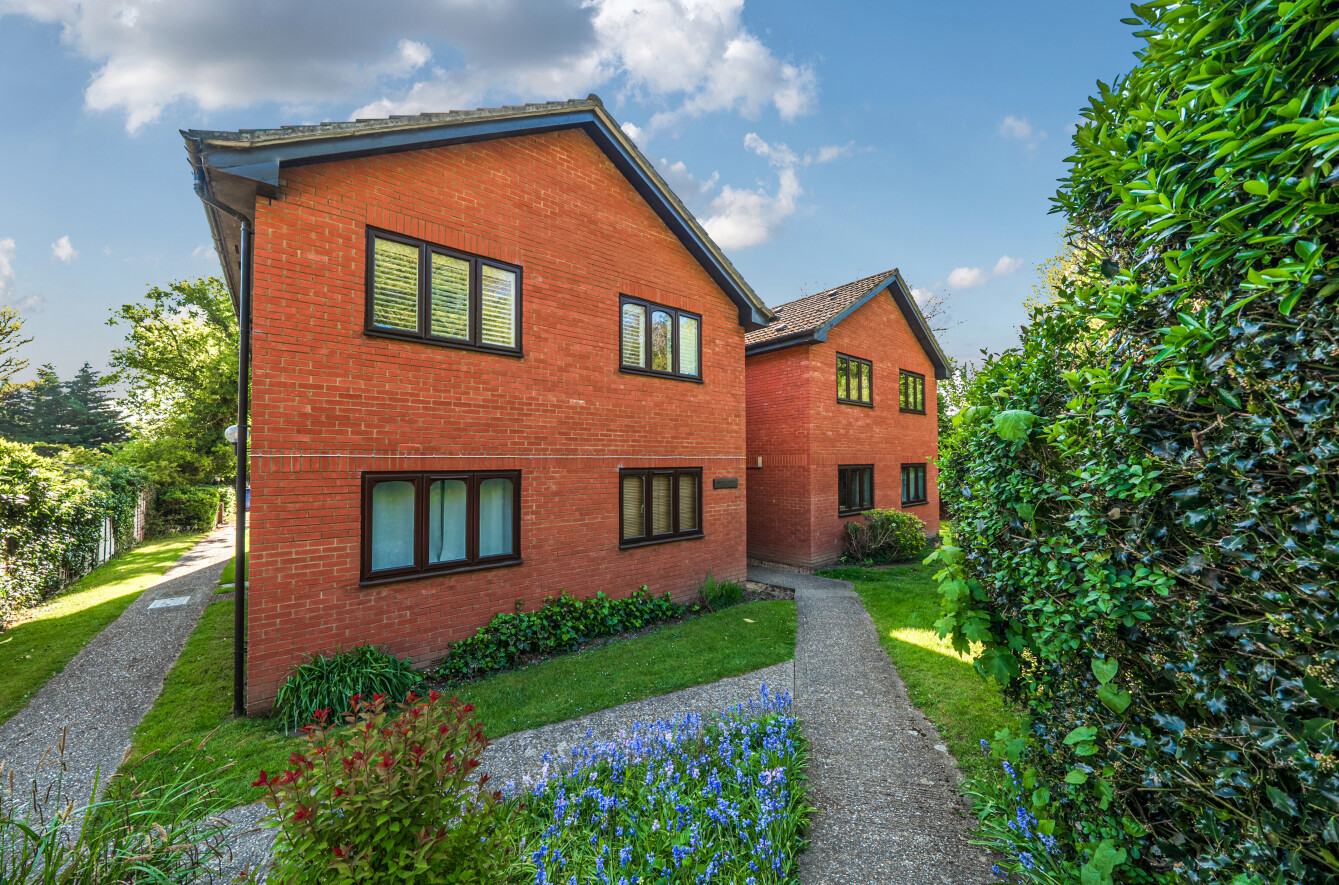 Minley Grove, Minley Road, Fleet, Hart, GU51