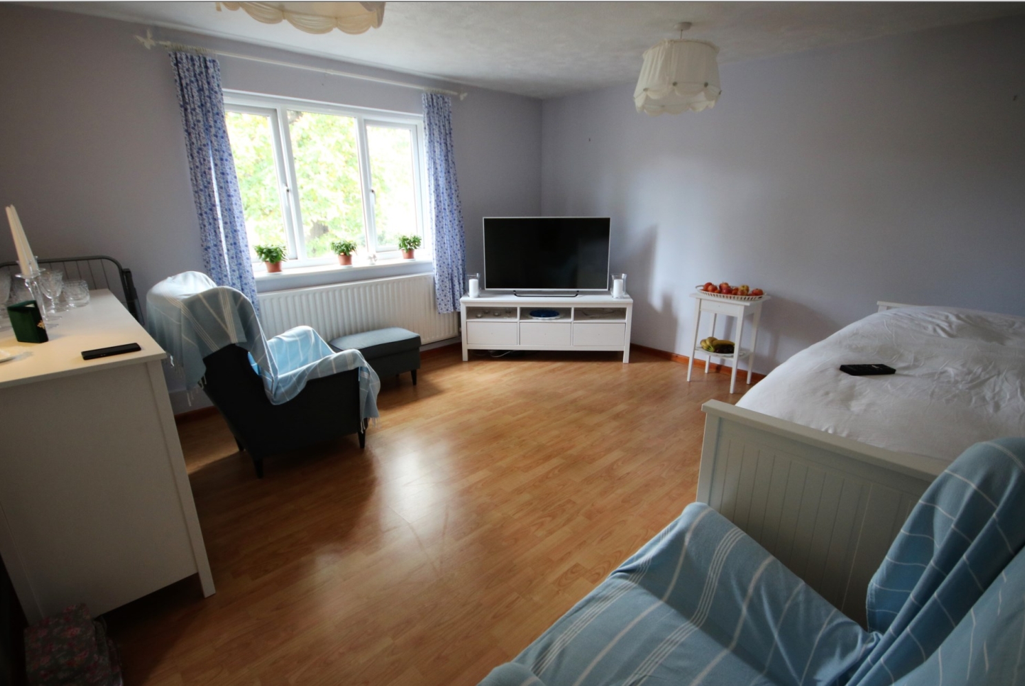 Crookham Road, Fleet, Hart, GU51 - Charters