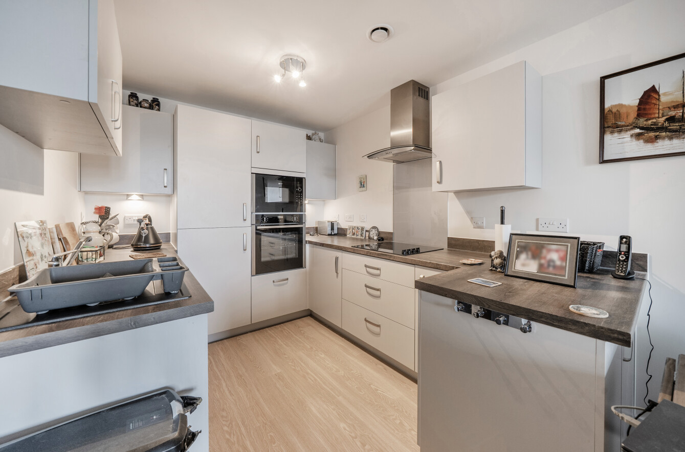 Roslin Place, Station Road, Hook, RG27 Roslin Place, Station Road, Hook, RG27 - Charters