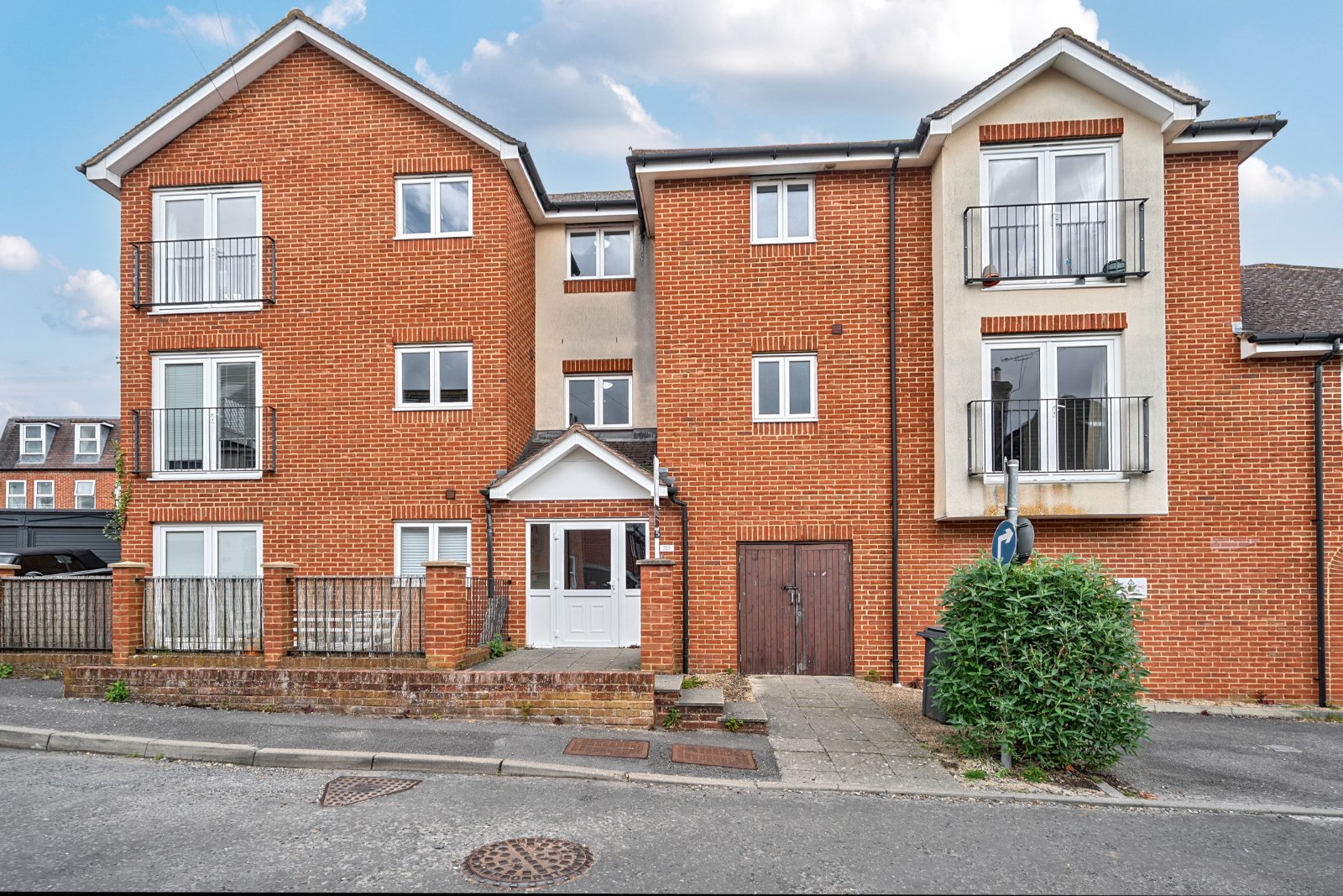 St. James Road, Fleet, Hart, GU51 - Charters