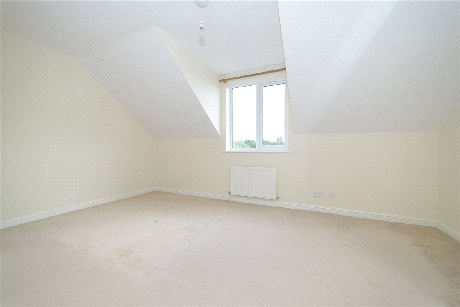 Crosby Way, Farnham, GU9