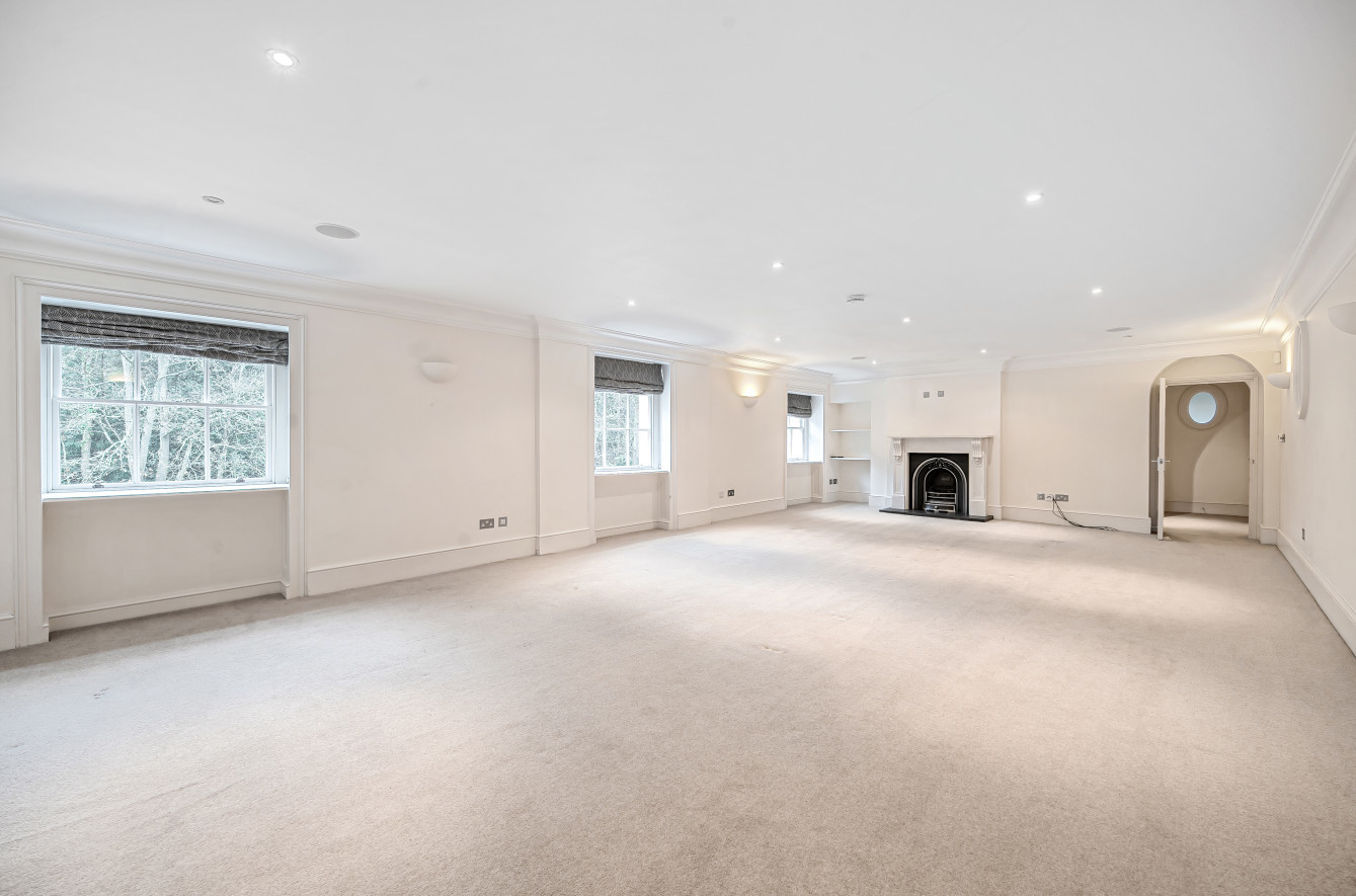 Moor Park House Way, Farnham, Surrey, GU10 - Charters