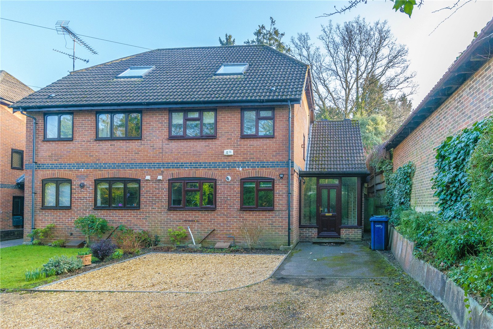 Quennells Hill, Wrecclesham, Farnham, Surrey, GU10 - Charters