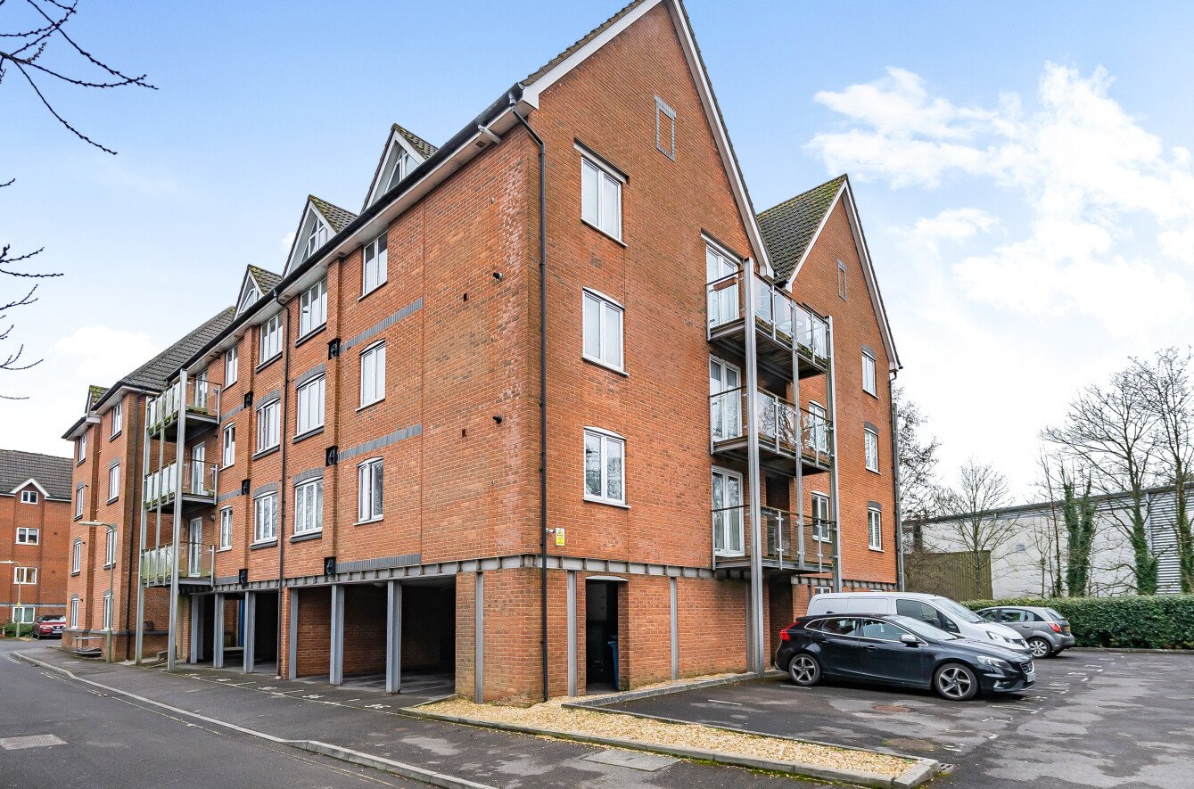 The Lamports, Alton, Hampshire, GU34 - Charters