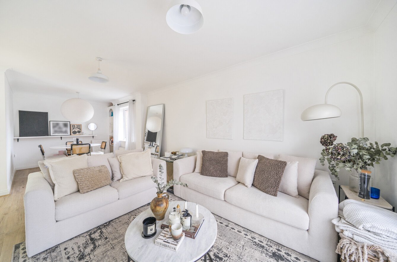 The Lamports, Alton, Hampshire, GU34 - Charters