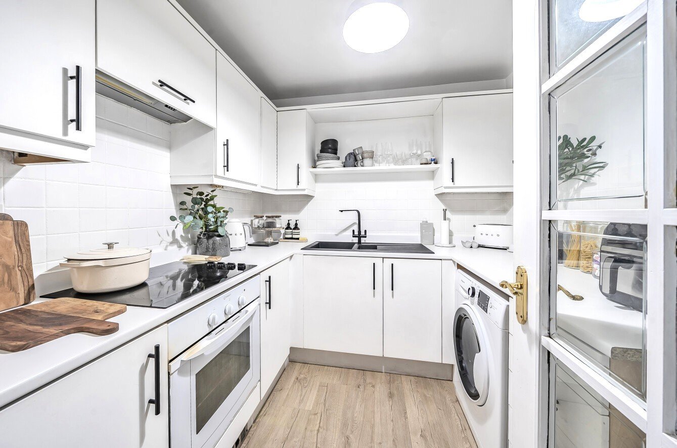 The Lamports, Alton, Hampshire, GU34 - Charters