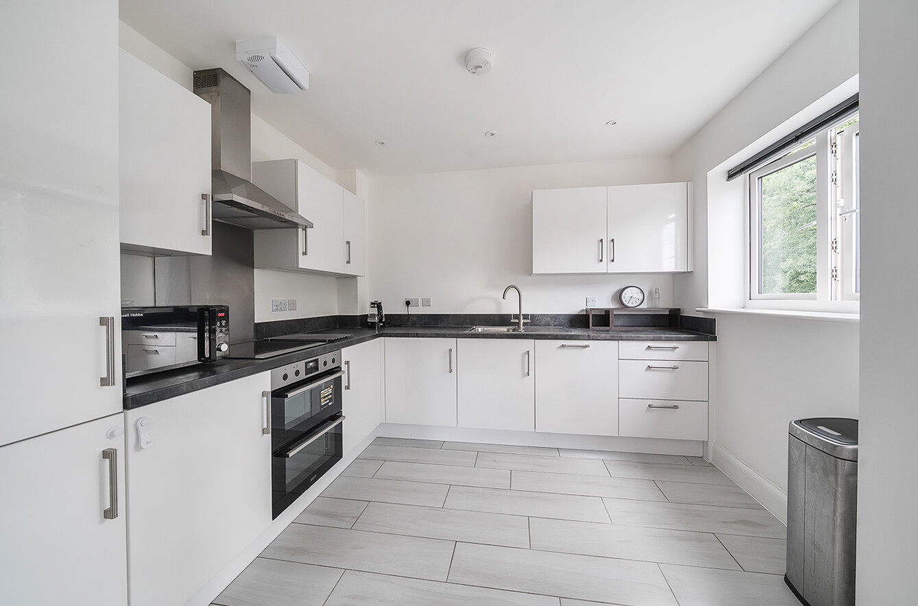 Minley Road, Fleet, Hampshire, GU51 - Charters