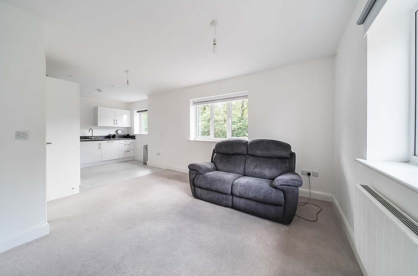 Minley Road, Fleet, Hampshire, GU51 - Charters