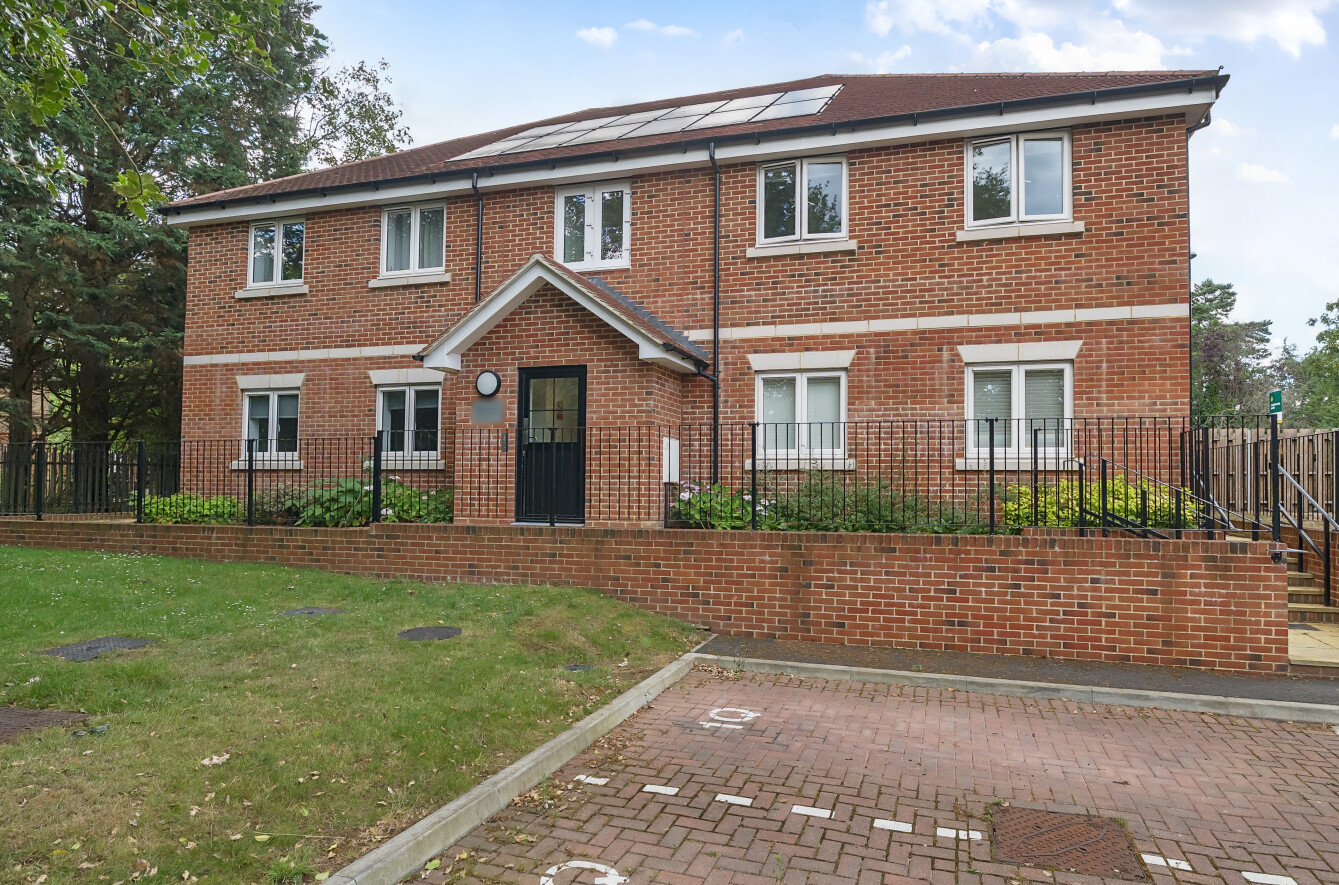 Minley Road, Fleet, Hampshire, GU51 - Charters