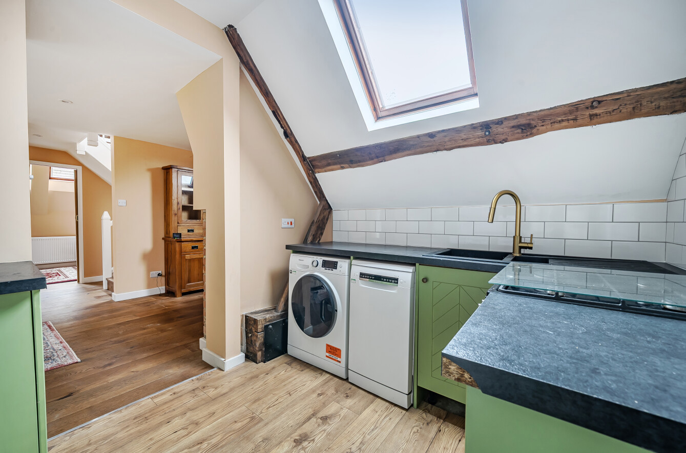 Oast Lane, Upper Froyle, Alton, Hampshire, GU34 - Charters