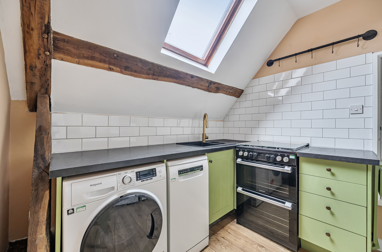 Oast Lane, Upper Froyle, Alton, Hampshire, GU34 - Charters