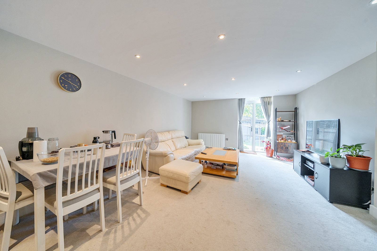 Queens Road, Farnborough, Hampshire, GU14 - Charters