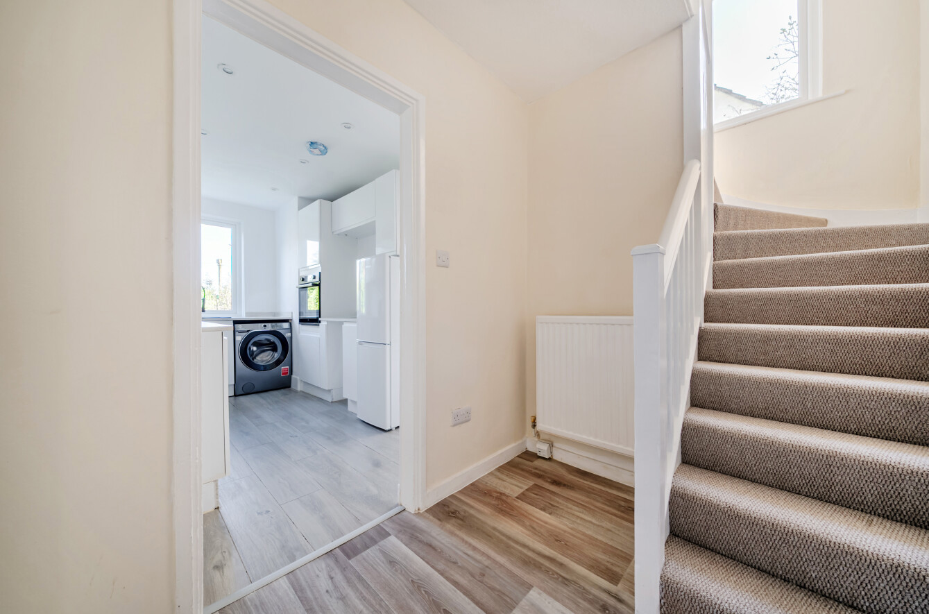 Heathyfields Road, Farnham, Surrey, GU9