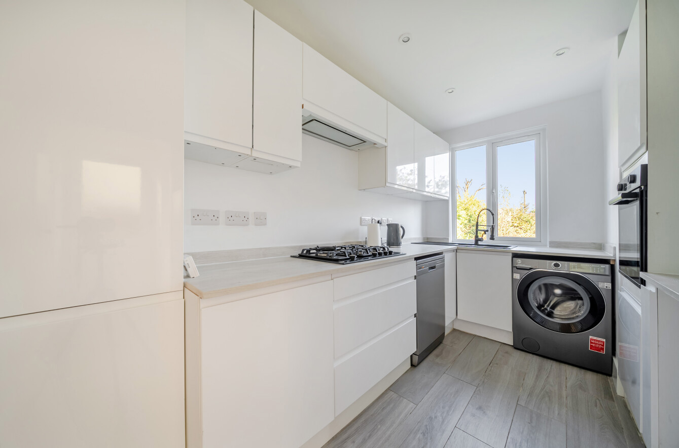 Heathyfields Road, Farnham, Surrey, GU9