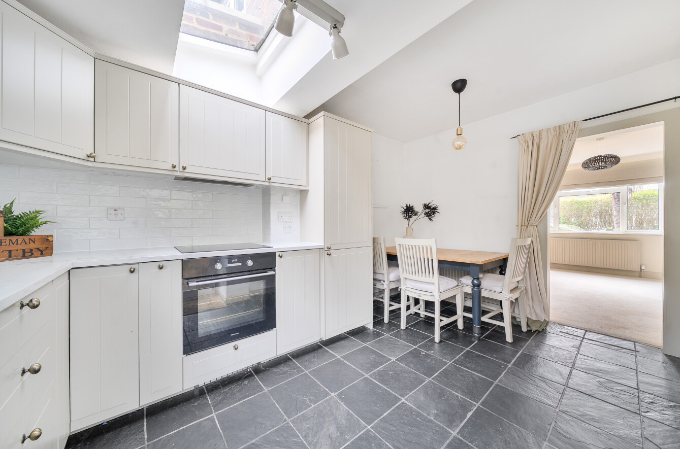 Waynflete Lane, Farnham, Surrey, GU9 - Charters