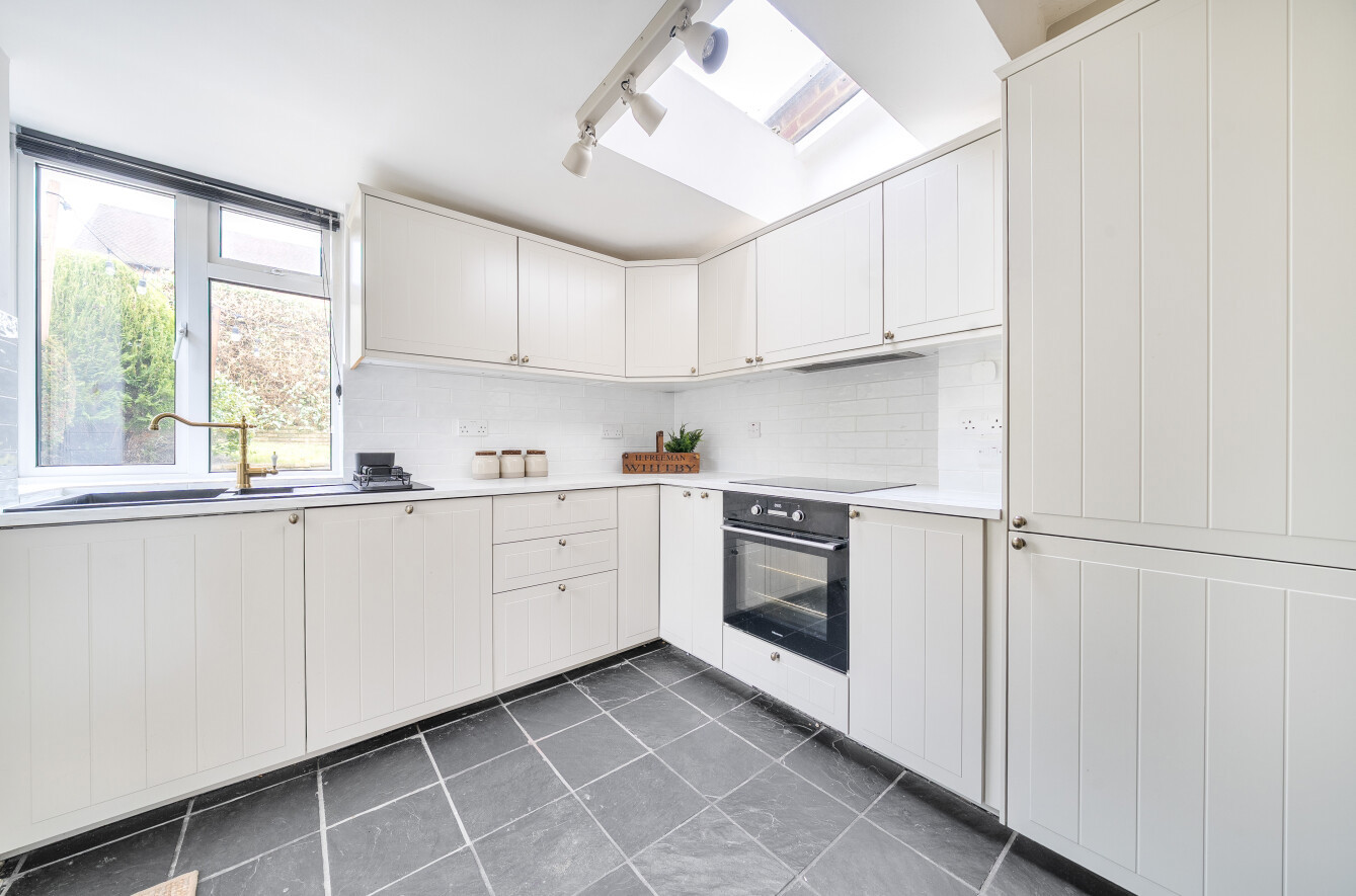 Waynflete Lane, Farnham, Surrey, GU9 - Charters