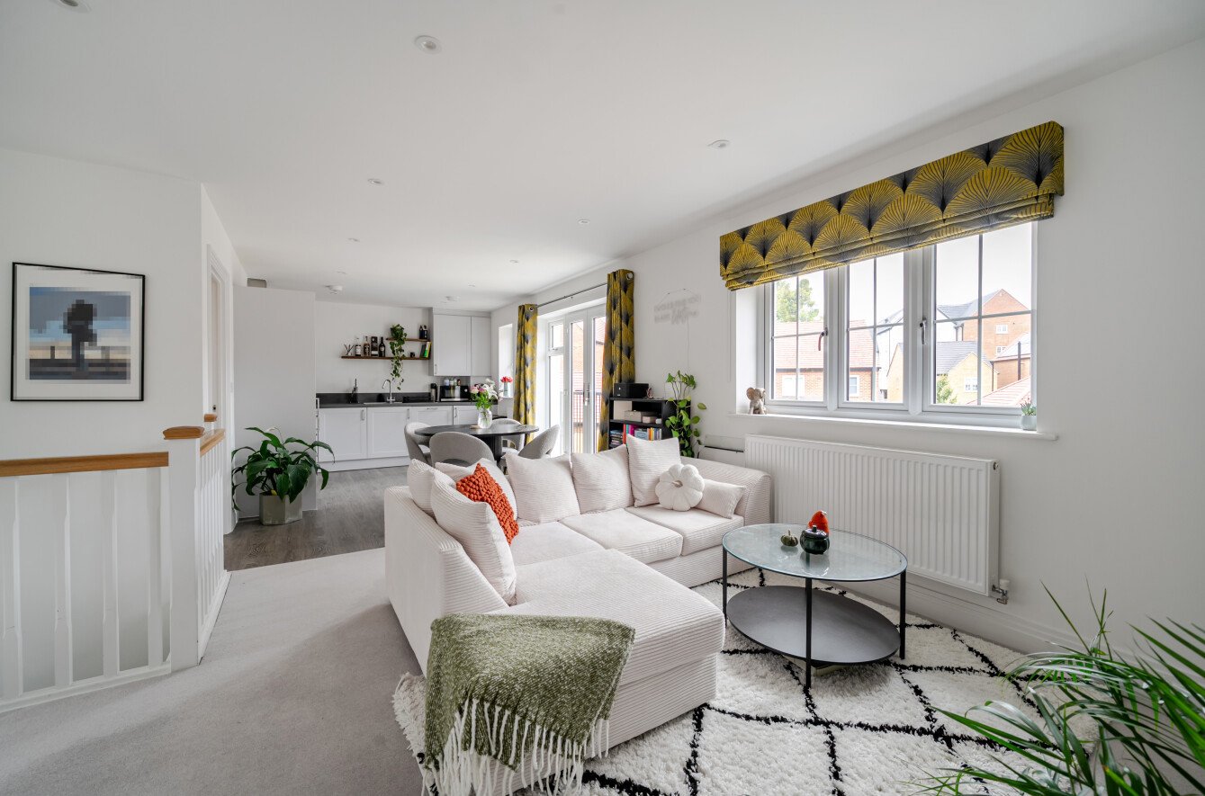 Charrington Close, Alton, Hampshire, GU34 - Charters