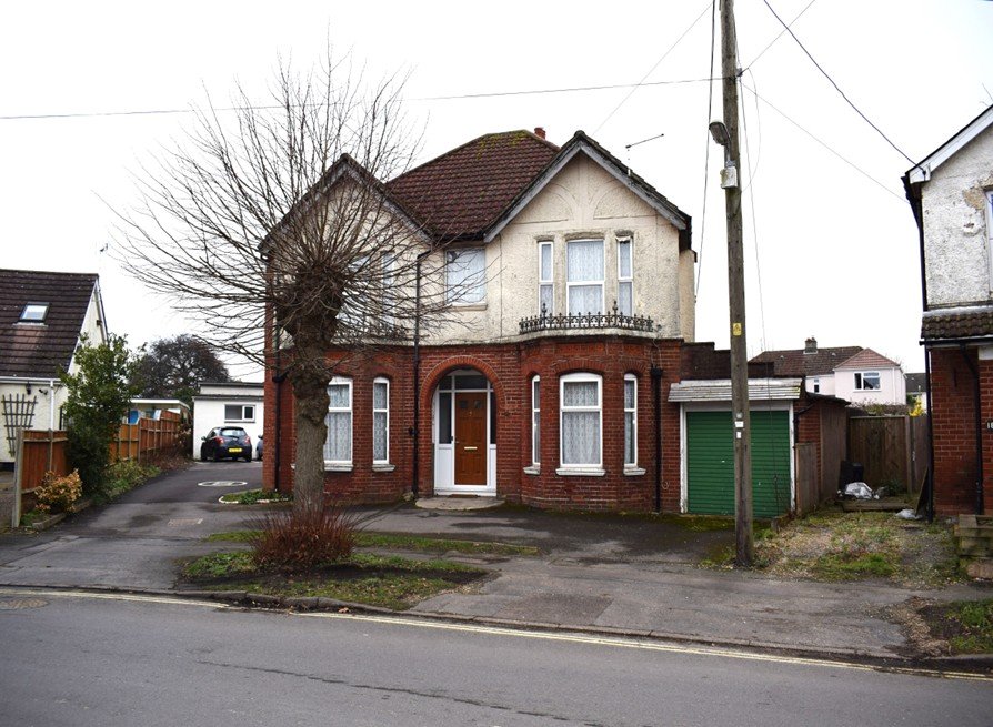 Beaumont Road, Totton, Southampton, Hampshire, SO40 - Charters