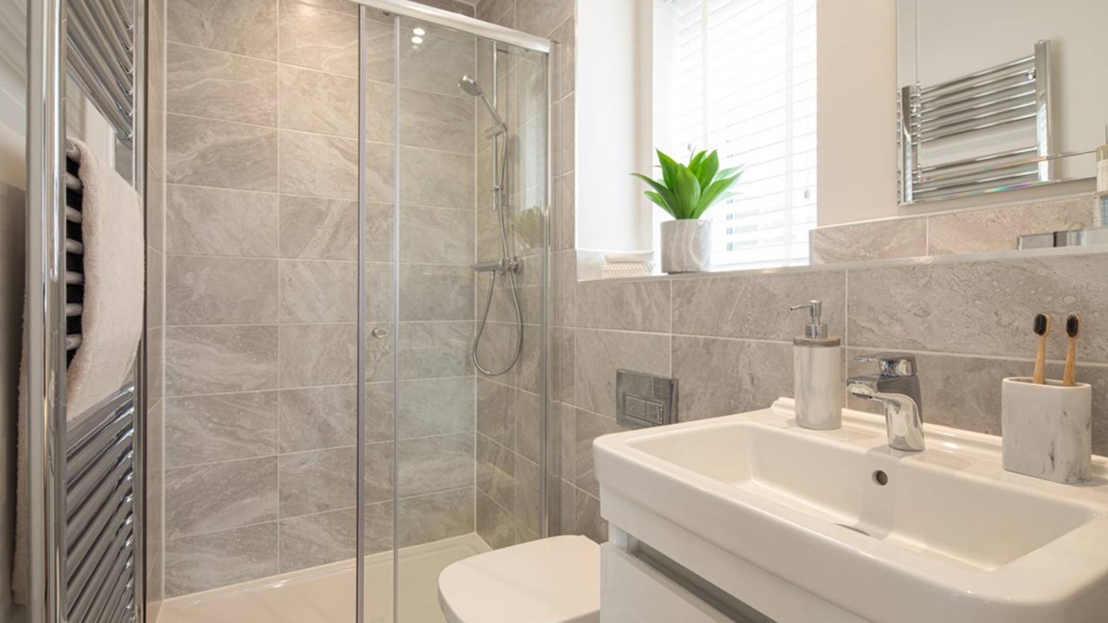 Westbourne Drive, Burridge, Southampton, Hampshire, SO31 - Charters