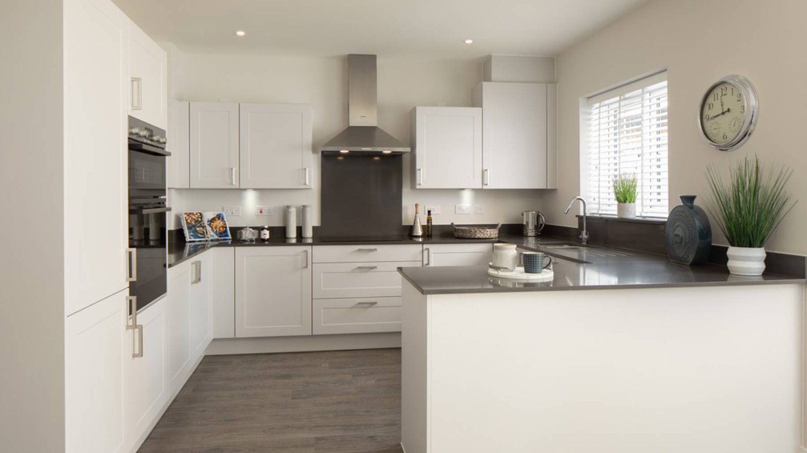 Westbourne Drive, Burridge, Southampton, Hampshire, SO31 - Charters