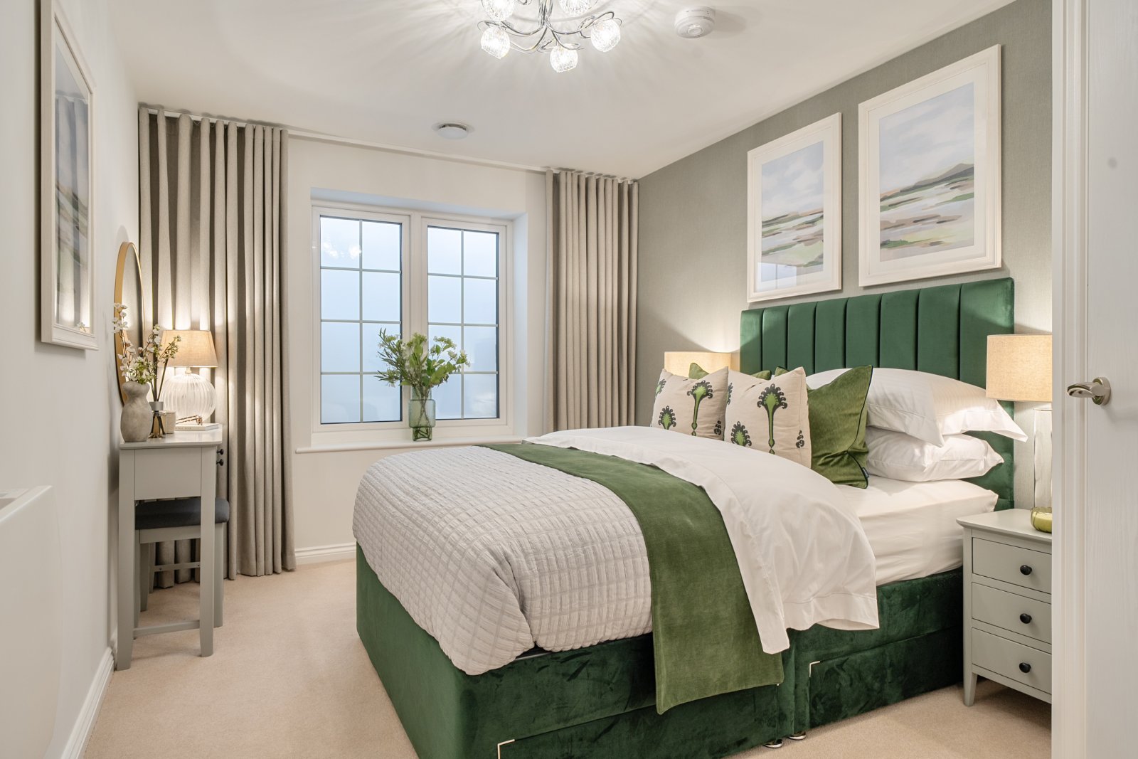 Broadwater Road, Romsey, Hampshire, SO51 - Charters