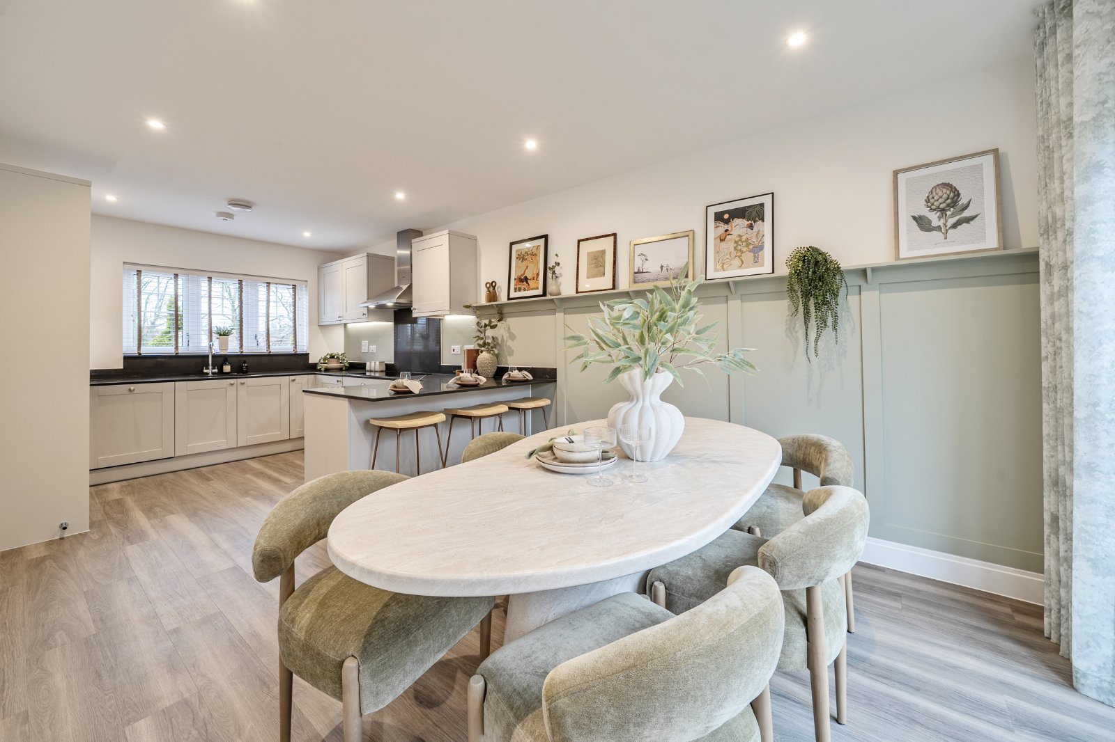 Birchwood, West Street, Farnham, Surrey, GU9 - Charters