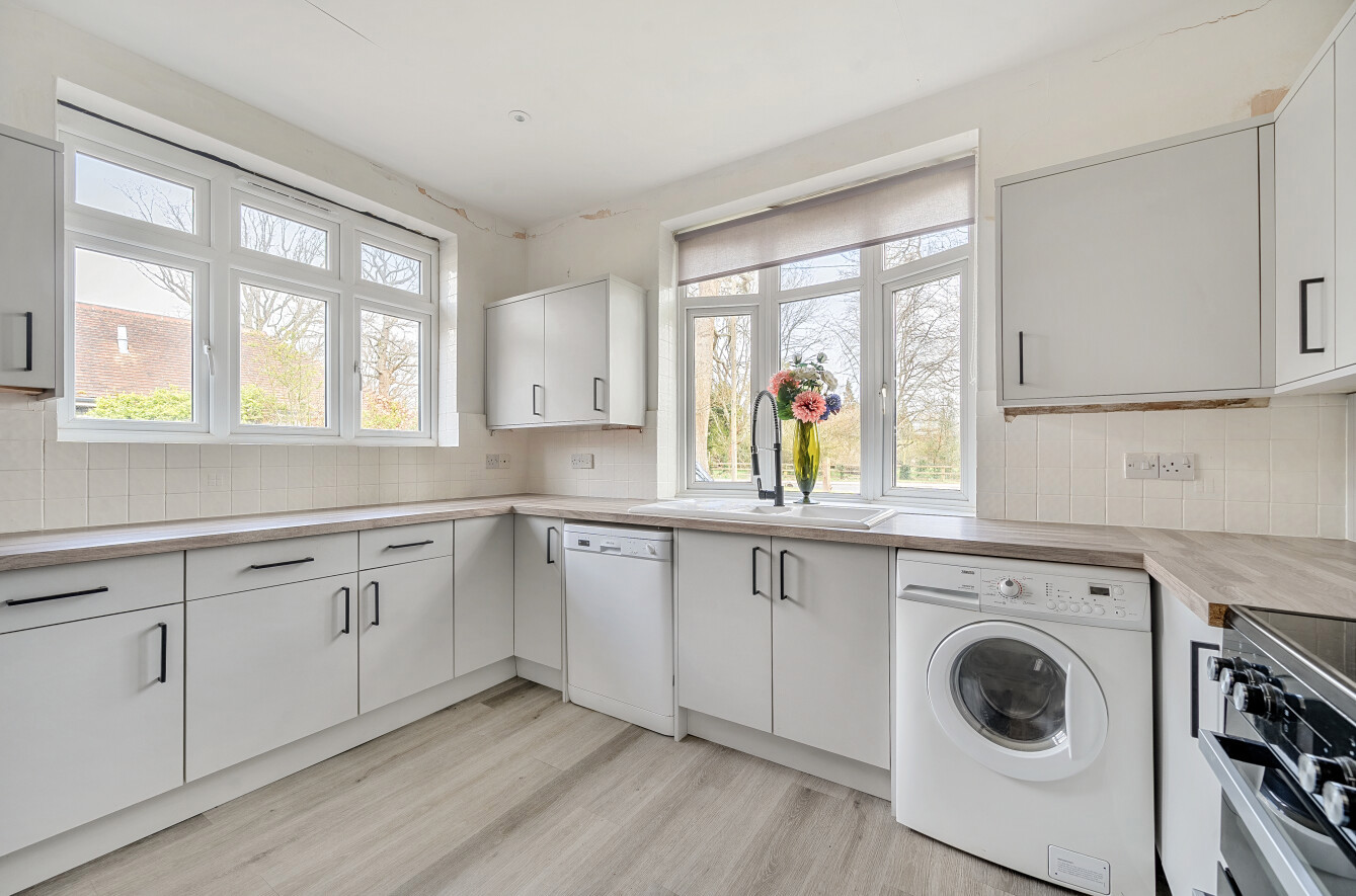 Crook Hill, Braishfield, Romsey, Hampshire, SO51 - Charters