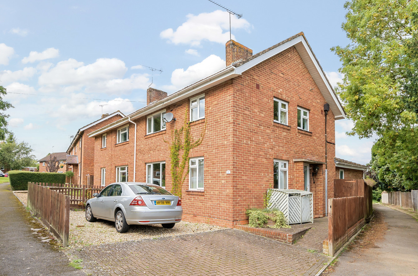 Plough Gardens, Broughton, Stockbridge, Hampshire, SO20