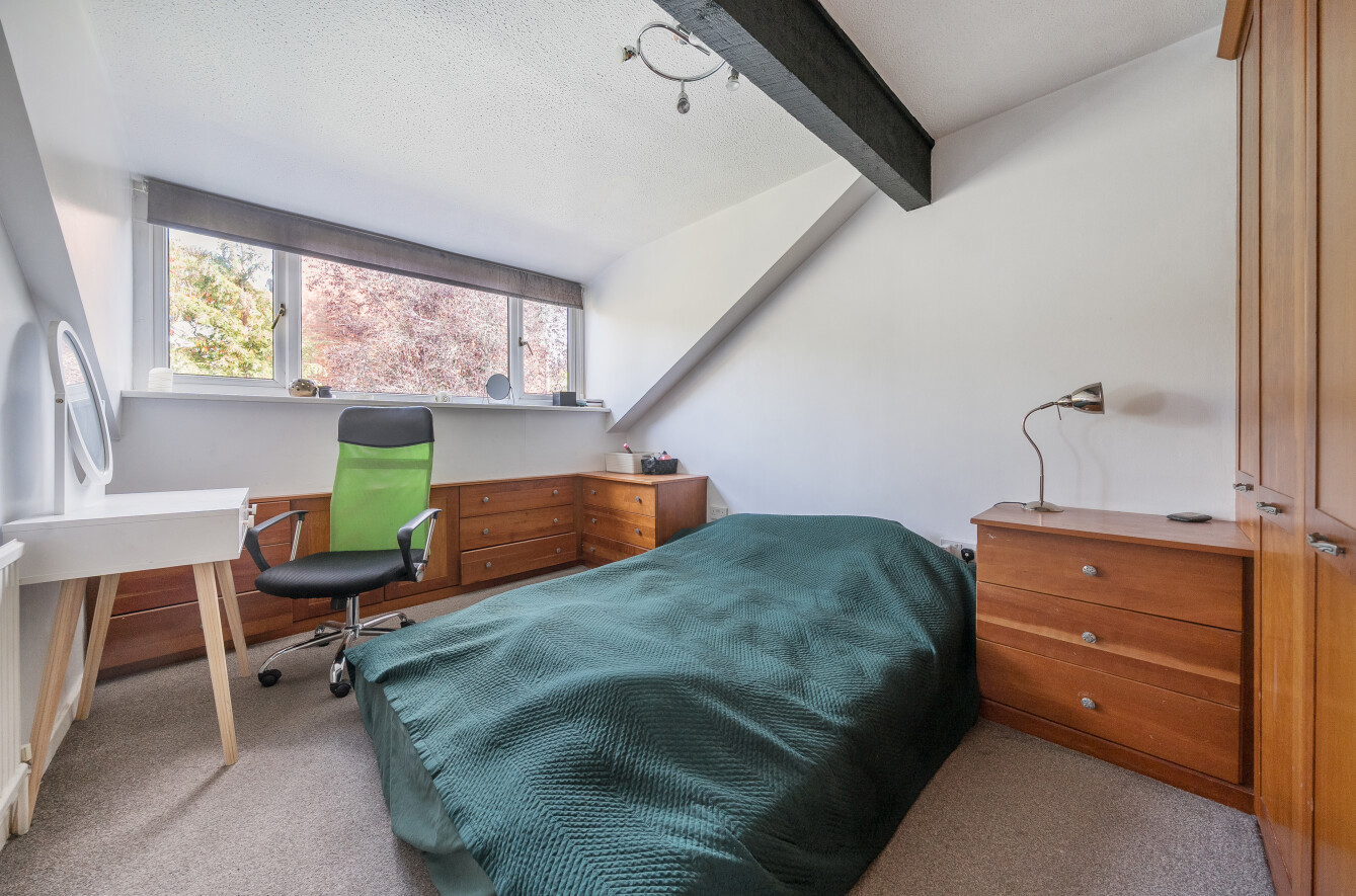 Jeffries Close, Rownhams, Southampton, Hampshire, SO16 - Charters