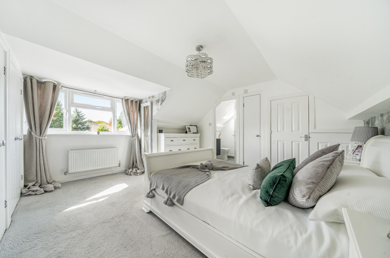 Rownhams Lane, North Baddesley, Hampshire, SO52 - Charters