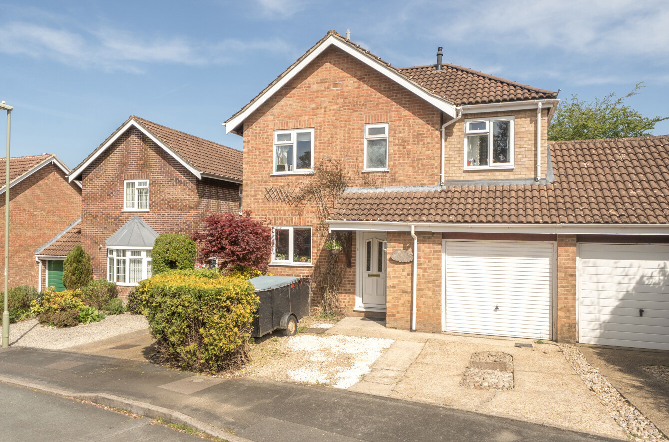 Launcelyn Close, North Baddesley, Southampton, Hampshire, SO52 - Charters