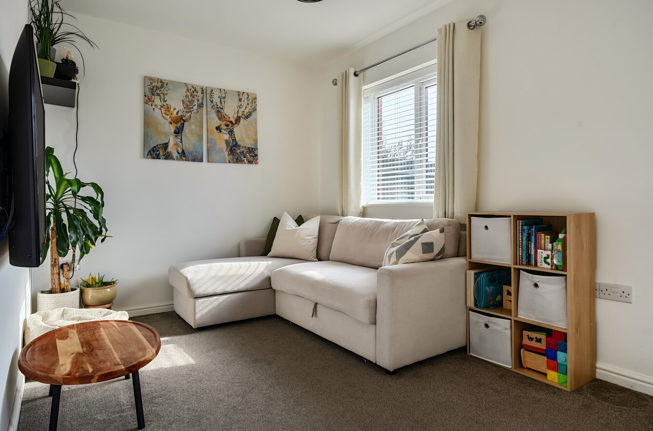 Baddesley Close, North Baddesley, Southampton, Hampshire, SO52 - Charters