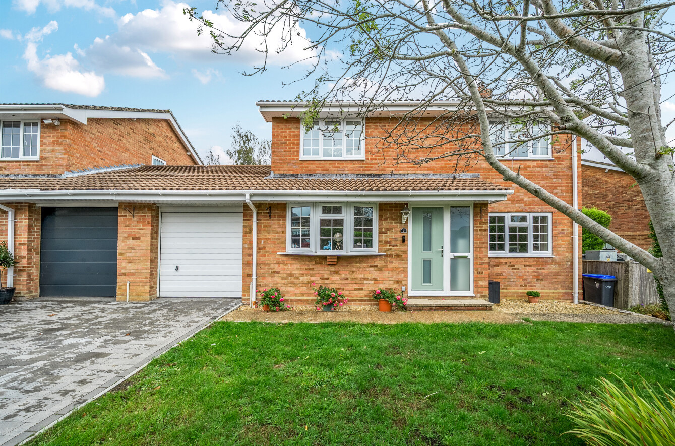 Highlands Way, Whiteparish, Salisbury, Wiltshire, SP5 - Charters