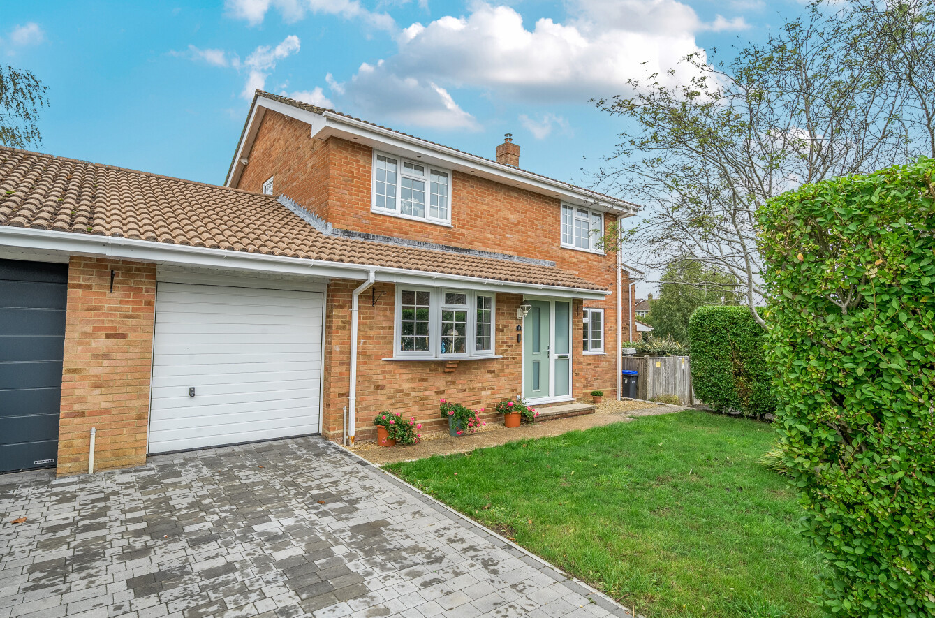 Highlands Way, Whiteparish, Salisbury, Wiltshire, SP5 - Charters