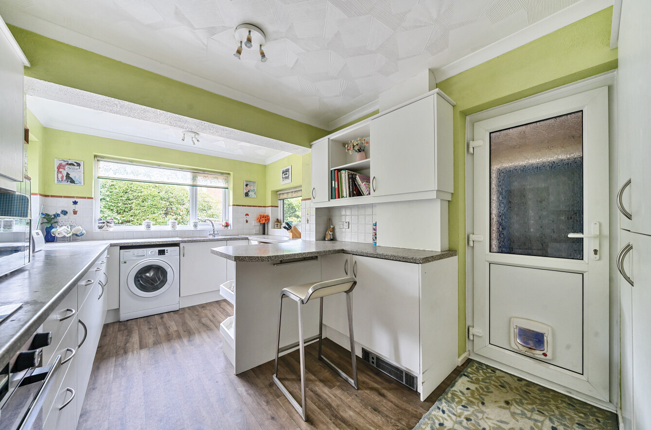 Barton Close, Romsey, Hampshire, SO51 - Charters
