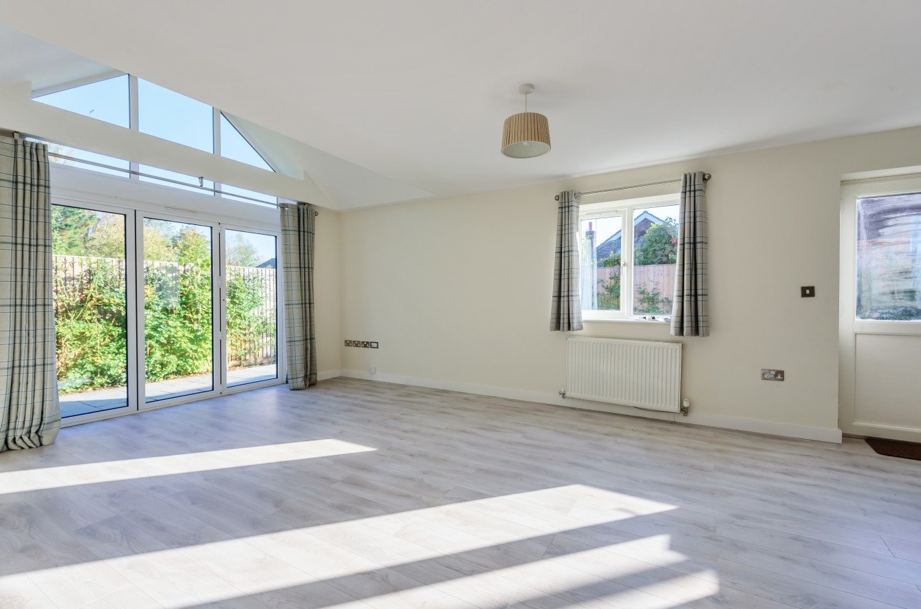 Lansdowne Gardens, Romsey, Hampshire, SO51 - Charters