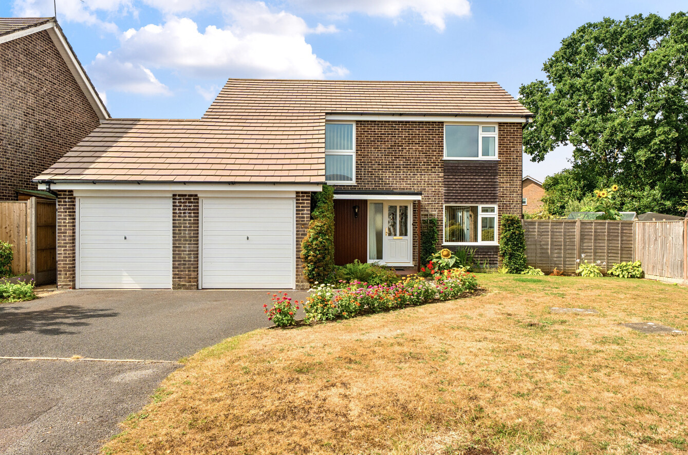Stour Close, West Wellow, Romsey, Hampshire, SO51 - Charters