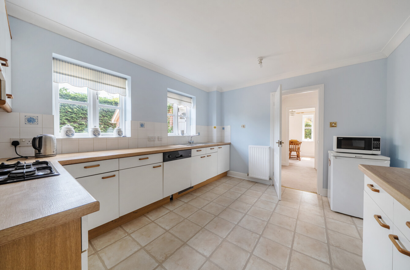 Gurnays Mead, West Wellow, Romsey, Hampshire, SO51 - Charters