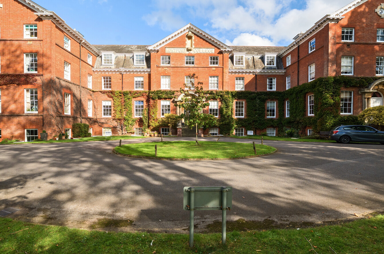 Montfort College, Botley Road, Romsey, Hampshire, SO51 - Charters