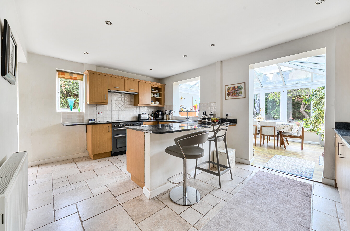 Woodley Lane, Romsey, Hampshire, SO51 - Charters