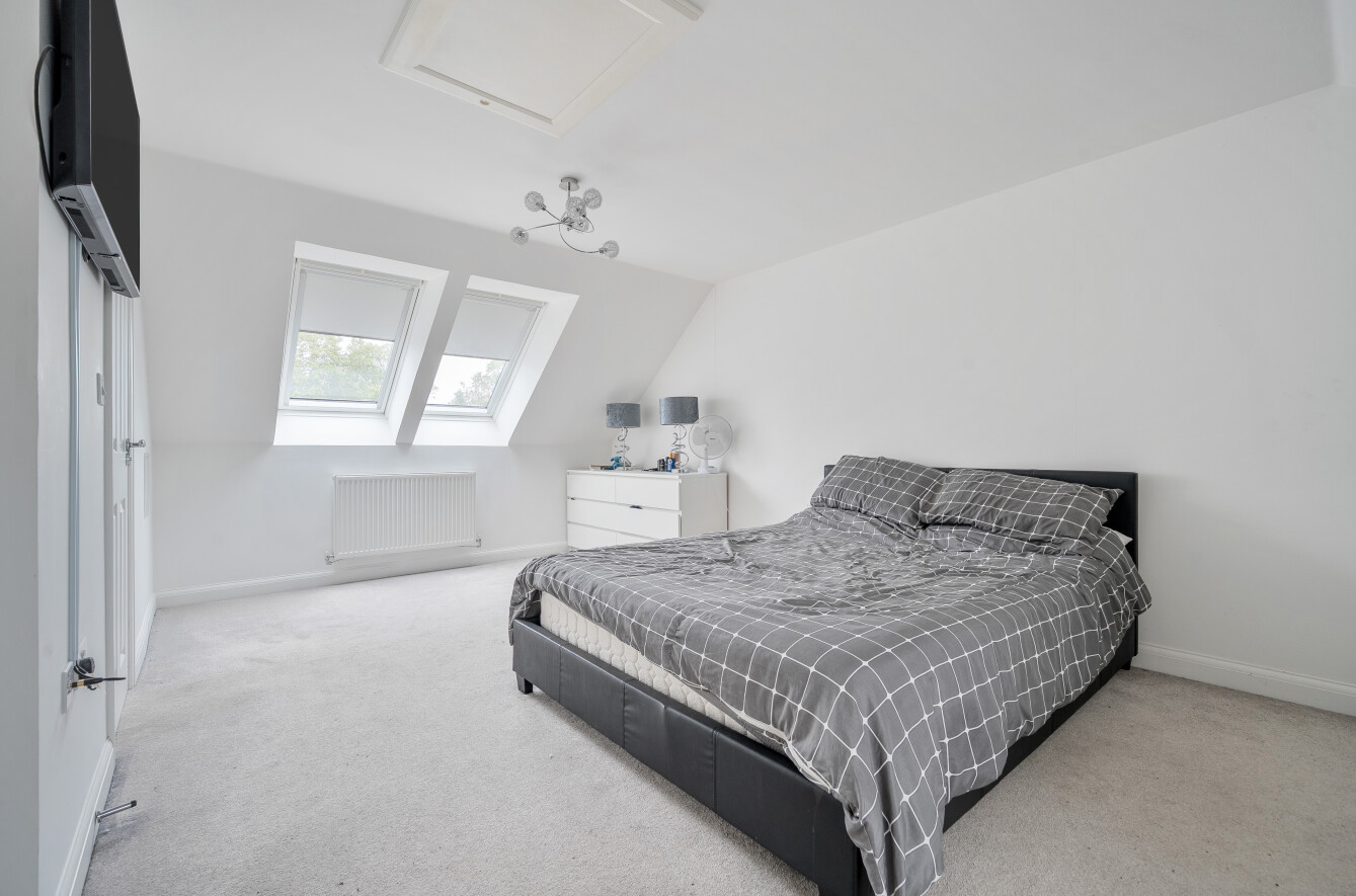 Walnut Close, Braishfield, Romsey, Hampshire, SO51 - Charters