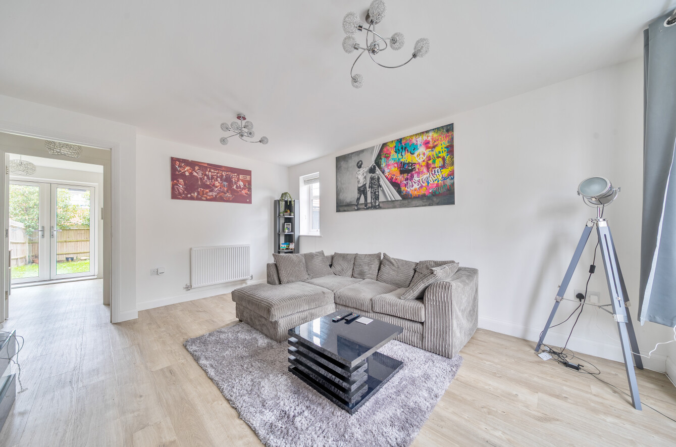 Walnut Close, Braishfield, Romsey, Hampshire, SO51 - Charters
