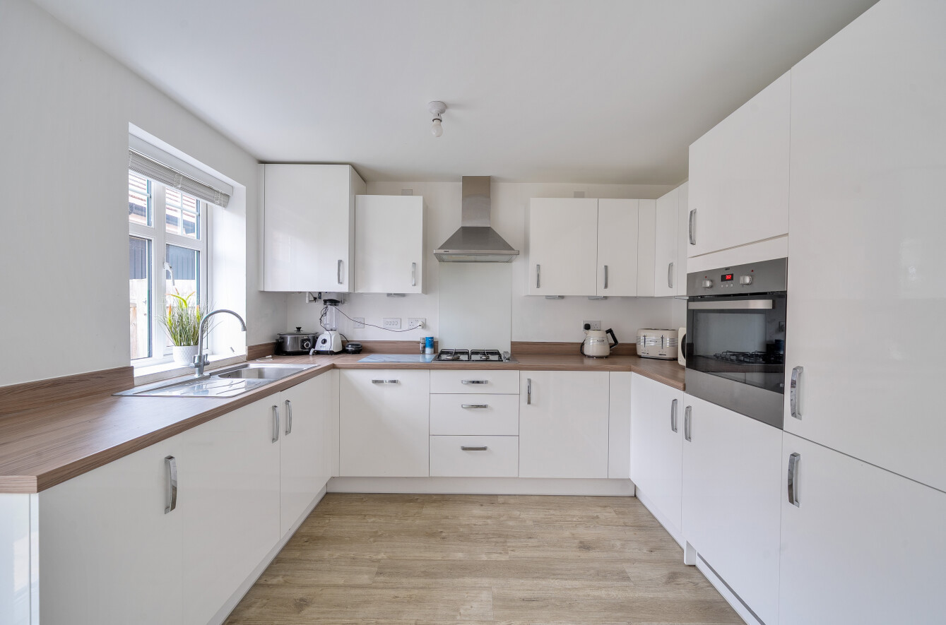 Walnut Close, Braishfield, Romsey, Hampshire, SO51 - Charters