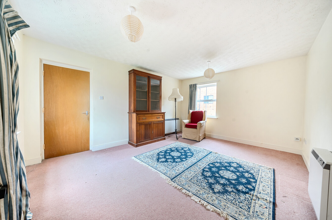 Great Well Drive, Romsey, Hampshire, SO51 - Charters