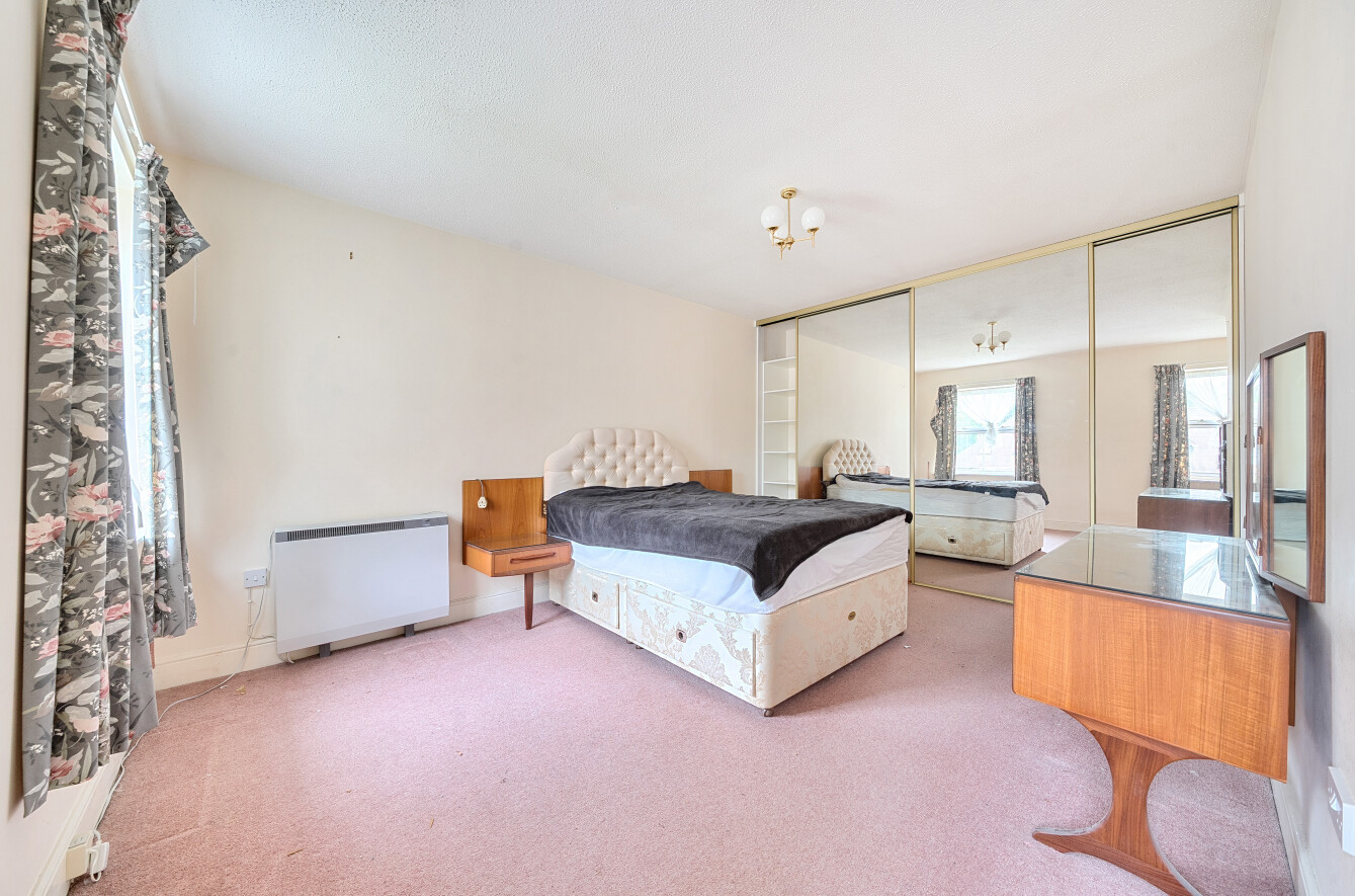 Great Well Drive, Romsey, Hampshire, SO51 - Charters