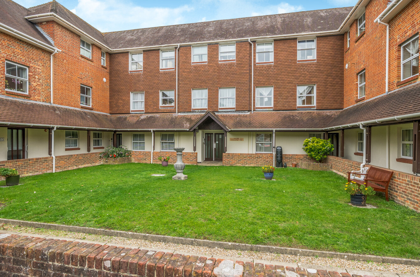 Great Well Drive, Romsey, Hampshire, SO51 - Charters