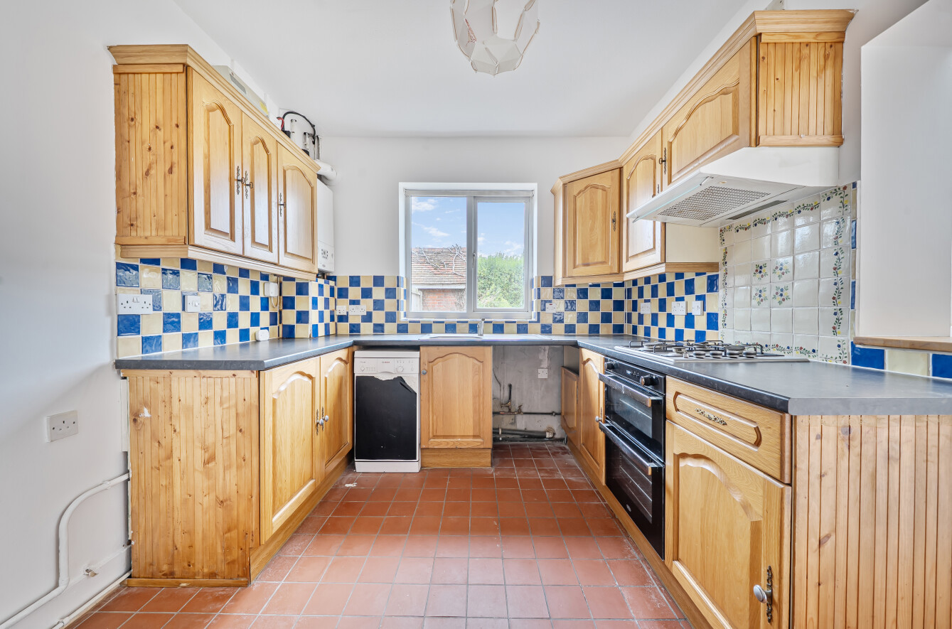 Duttons Road, Romsey, Hampshire, SO51 Duttons Road, Romsey, Hampshire, SO51 - Charters