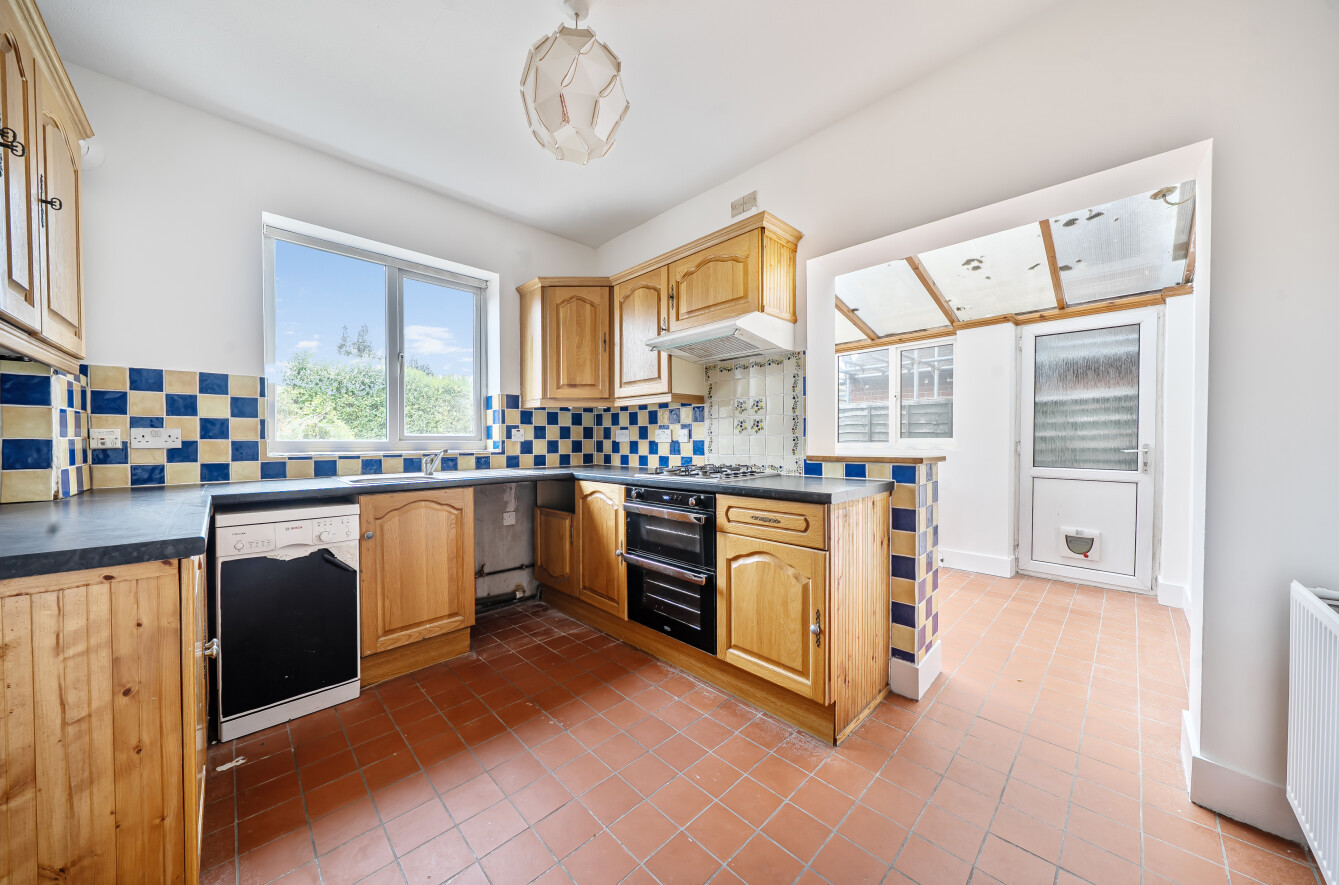 Duttons Road, Romsey, Hampshire, SO51 Duttons Road, Romsey, Hampshire, SO51 - Charters